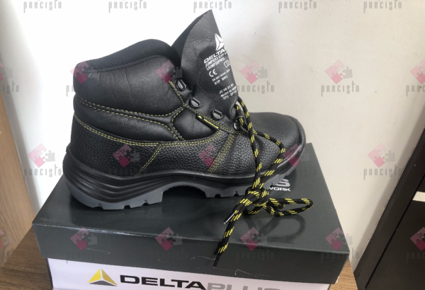 DELTA PLUS BLACK SHOES ON THE BOX